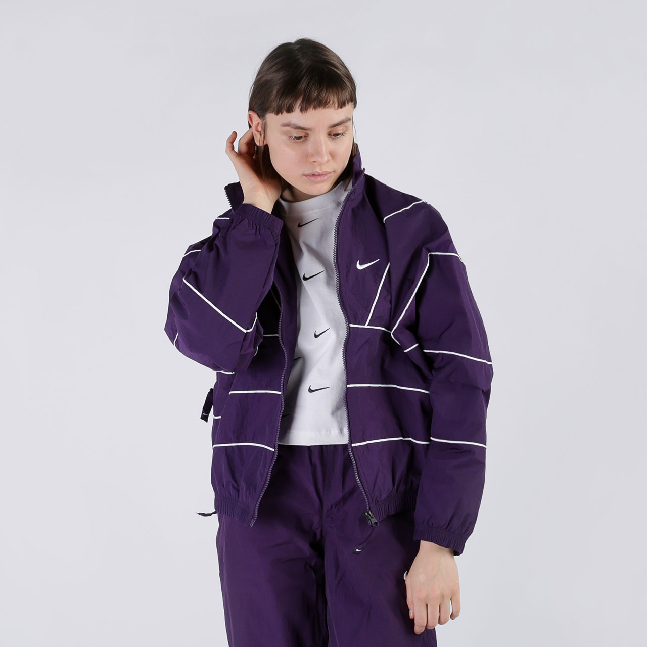 женская фиолетовая куртка Nike Women's Track Jacket CD6541-525 - цена, описание, фото 1