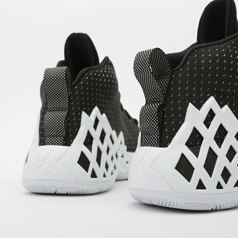 Мужские баскетбольные кроссовки Jordan Jumpman Diamond Mid (CI1204-001)  - цена, описание, фото 5