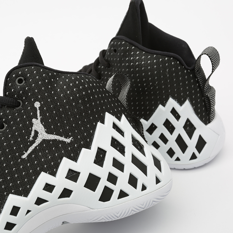 Мужские баскетбольные кроссовки Jordan Jumpman Diamond Mid (CI1204-001)  - цена, описание, фото 6