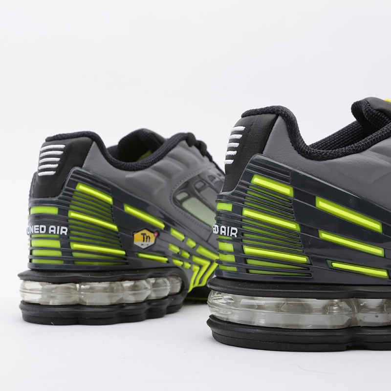 мужские серые кроссовки Nike Air Max Plus III CD7005-002 - цена, описание, фото 4