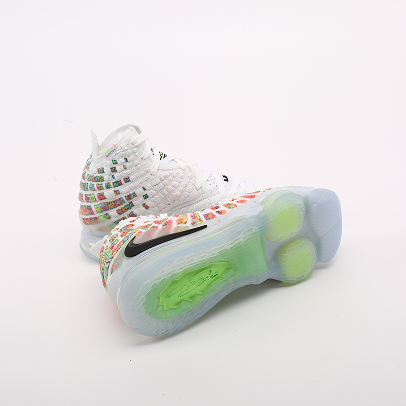  белые баскетбольные кроссовки Nike Lebron XVII BQ3177-100 - цена, описание, фото 3