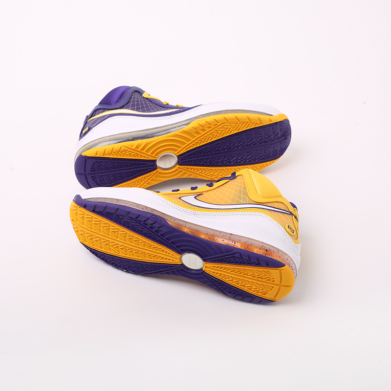 Мужские баскетбольные кроссовки Nike Lebron VII QS (CW2300-500)  - цена, описание, фото 3