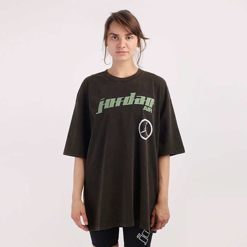 женская коричневая футболка Jordan Moto Oversized T-Shirt CW2204-010 - цена, описание, фото 1