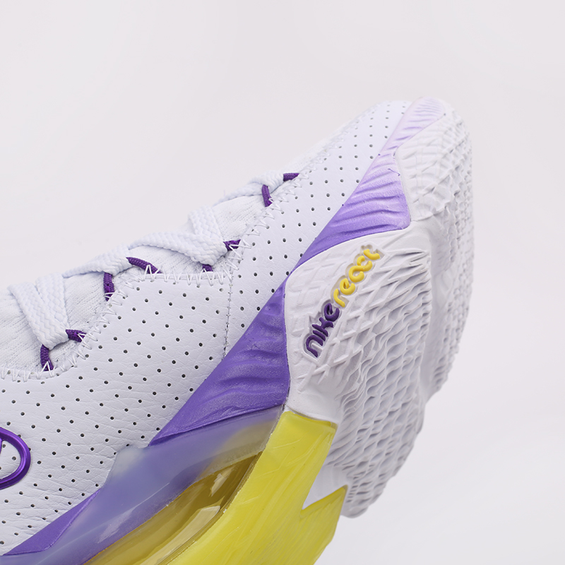 Баскетбольные кроссовки Nike Lebron XVII Low (CD5007-102)  - цена, описание, фото 8