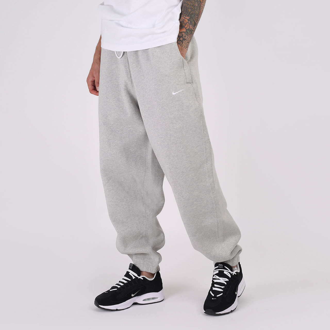мужские серые брюки Nike NikeLab Fleece Pants CW5460-050 - цена, описание, фото 1