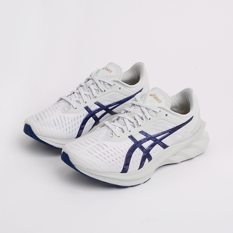 мужские белые кроссовки ASICS Novablast SPS 1201A032-020 - цена, описание, фото 7