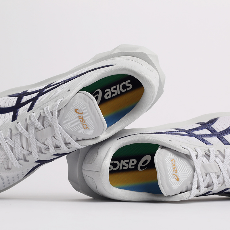 мужские белые кроссовки ASICS Novablast SPS 1201A032-020 - цена, описание, фото 6