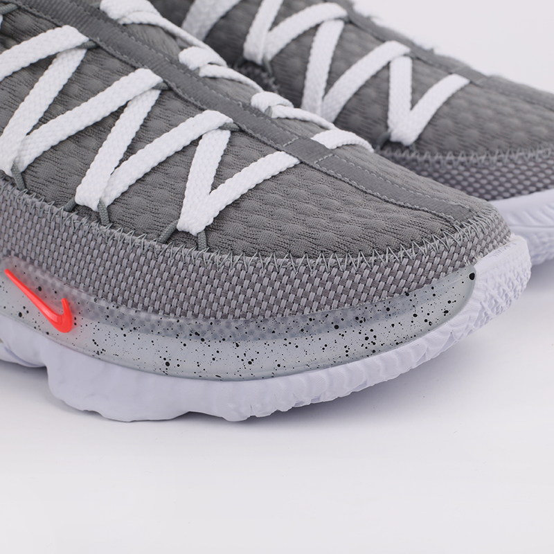 Баскетбольные кроссовки Nike Lebron XVII Low (CD5007-004)  - цена, описание, фото 4