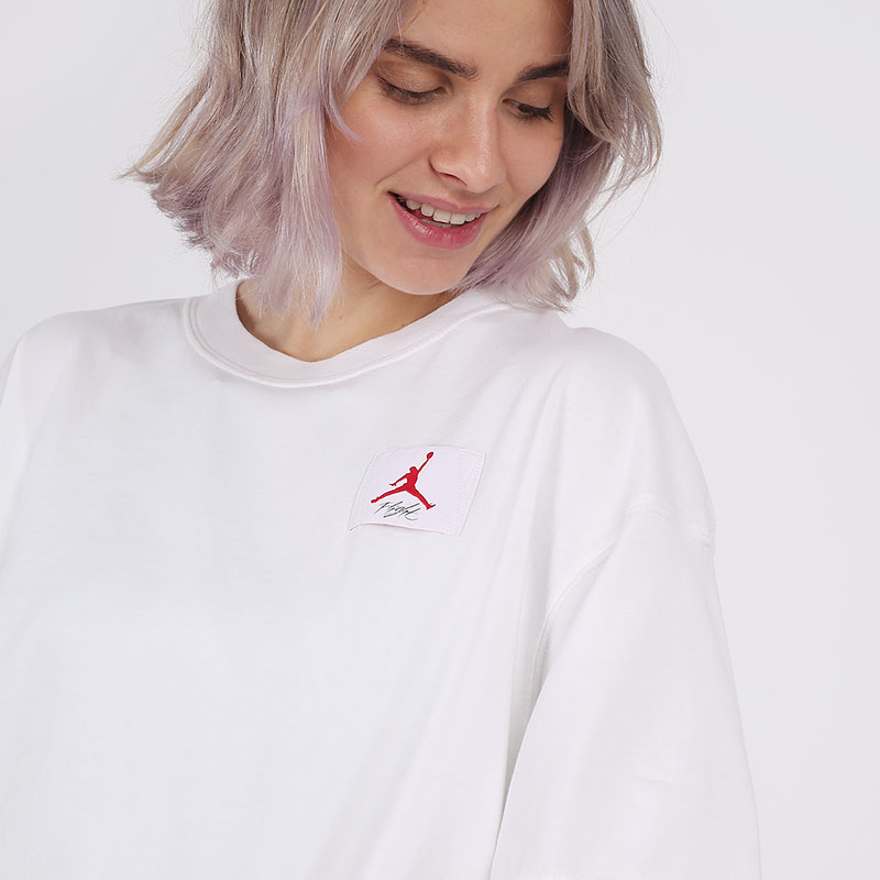 женская белая футболка Jordan Essentials Short-Sleeve Boxy CZ4139-100 - цена, описание, фото 3