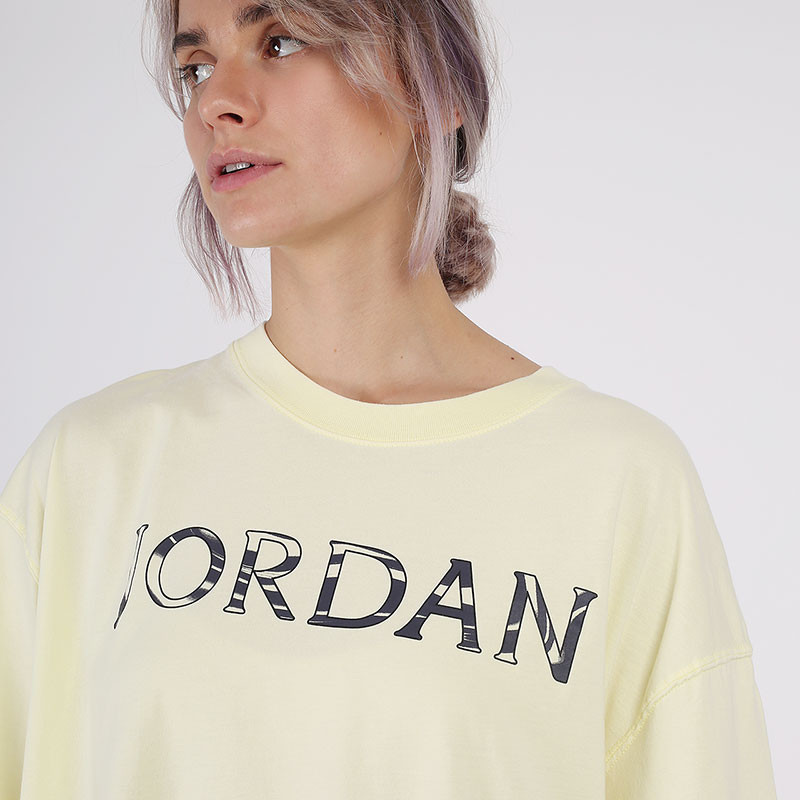 женская желтая футболка Jordan Utility T-Shirt CV7443-877 - цена, описание, фото 3