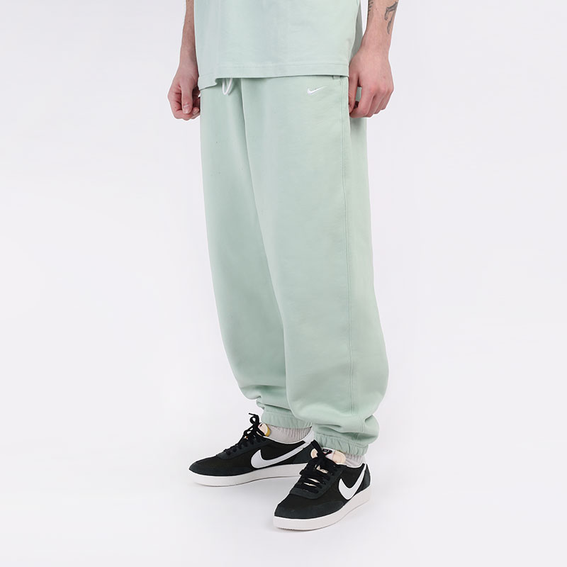 мужские зеленые брюки Nike NikeLab Washed Trousers CZ5365-321 - цена, описание, фото 1