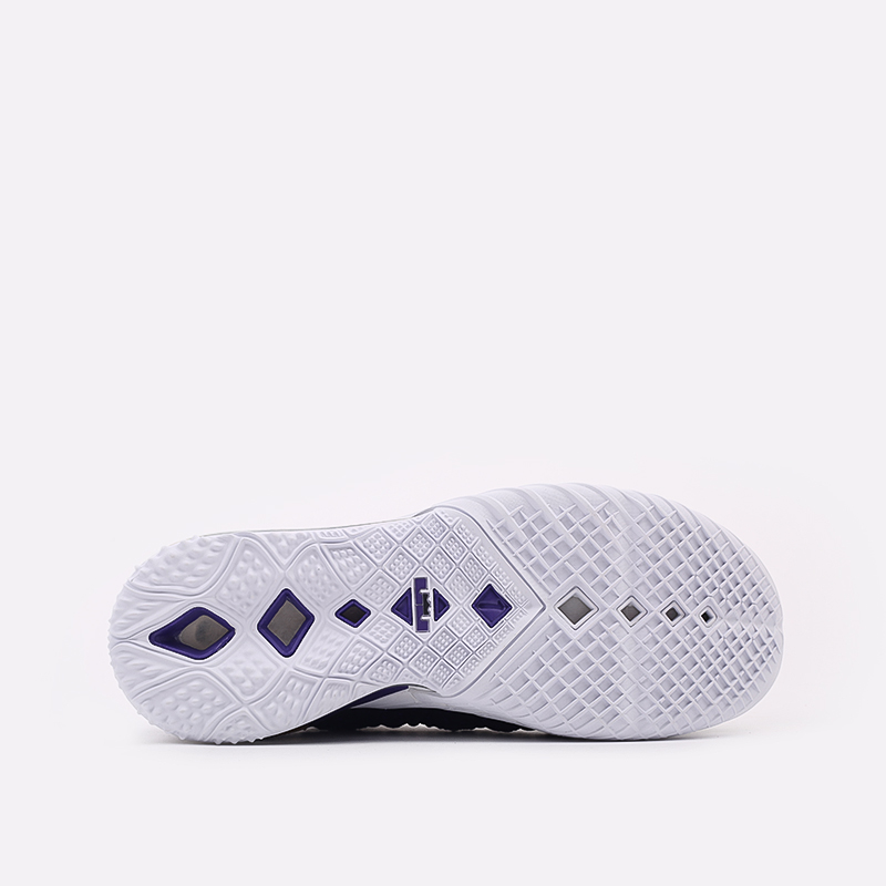 Мужские баскетбольные кроссовки Nike Lebron XVIII (CQ9283-004)  - цена, описание, фото 4