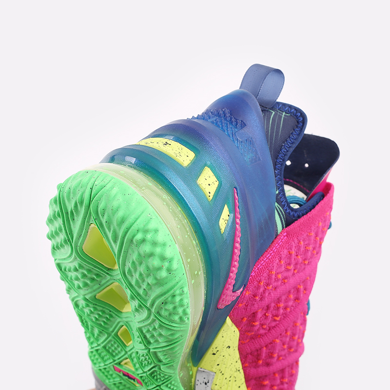 мужские розовые баскетбольные кроссовки Nike Lebron XVIII DB8148-600 - цена, описание, фото 6