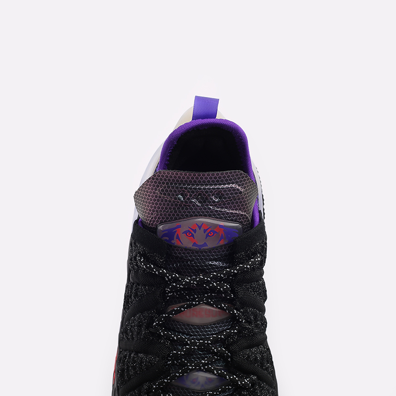 Женские баскетбольные кроссовки Nike Lebron XVIII NRG (GS) (CT4677-001)  - цена, описание, фото 5