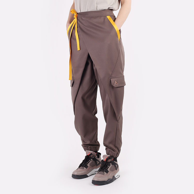 женские коричневые брюки Jordan Future Primal Women's Utility Trousers DA1527-041 - цена, описание, фото 1