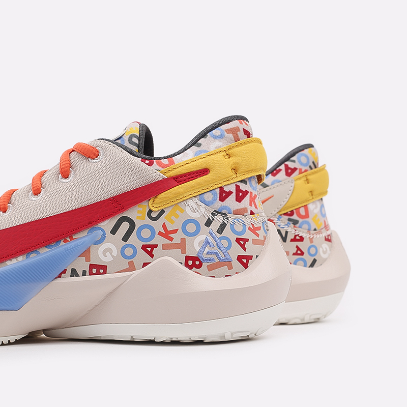 Баскетбольные кроссовки Nike Zoom Freak 2 (CW3162-001)  - цена, описание, фото 7