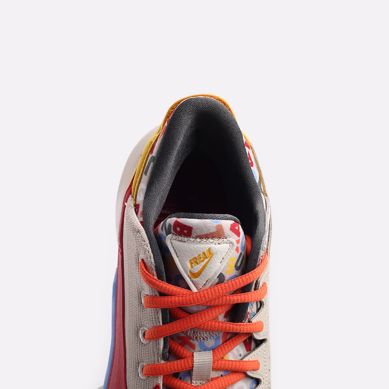  бежевые баскетбольные кроссовки Nike Zoom Freak 2 CW3162-001 - цена, описание, фото 6