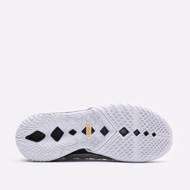 мужские белые баскетбольные кроссовки Nike Lebron XVIII CQ9283-100 - цена, описание, фото 4