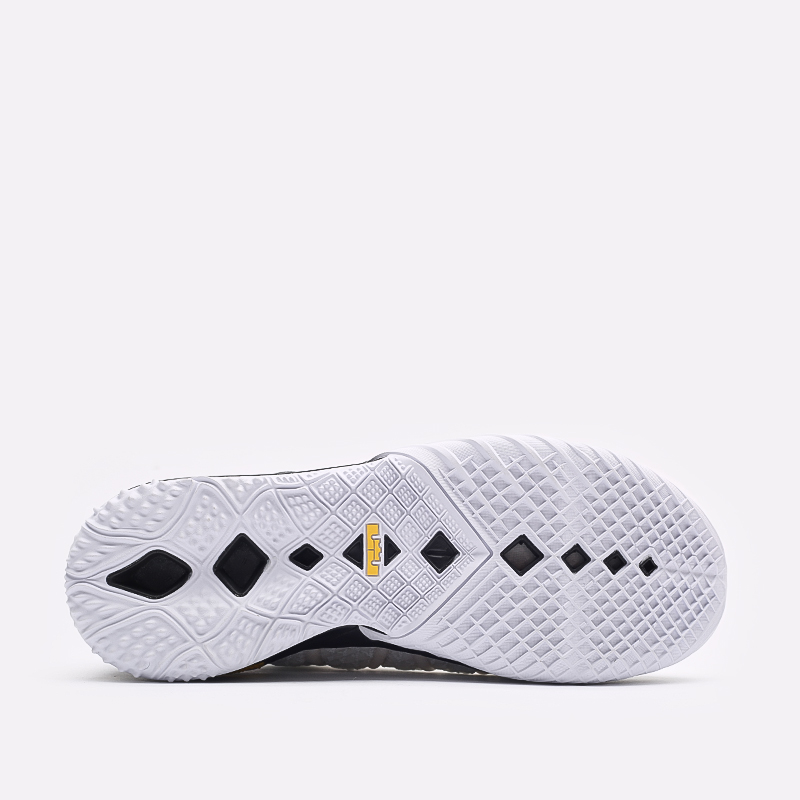 Мужские баскетбольные кроссовки Nike Lebron XVIII (CQ9283-100)  - цена, описание, фото 4