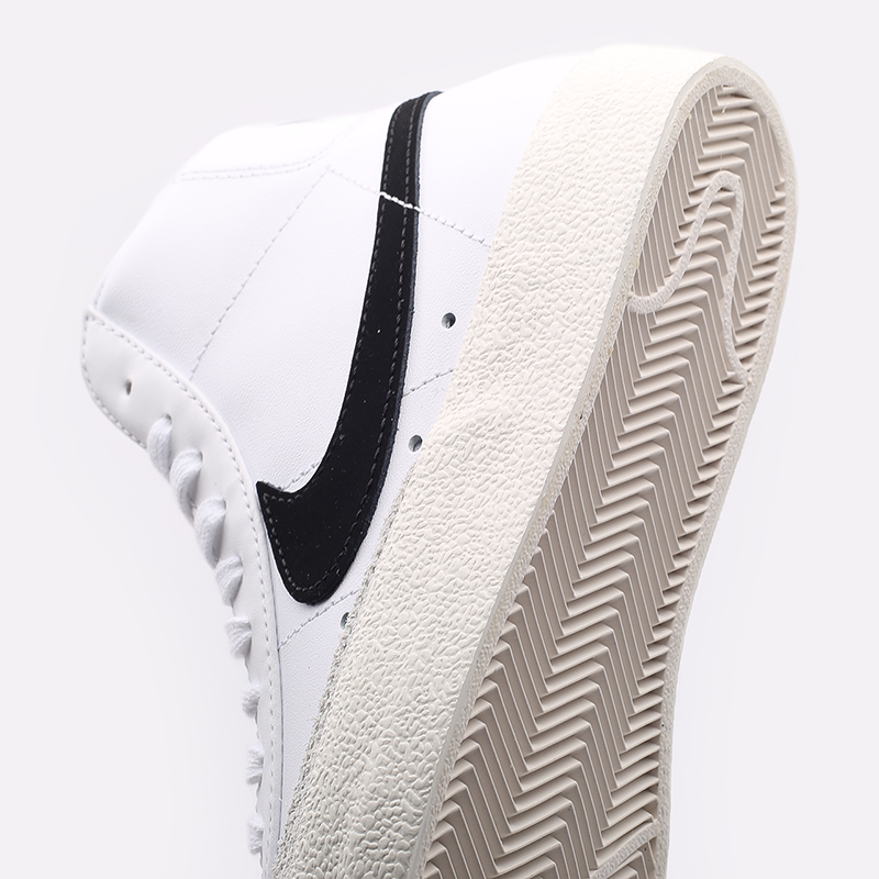 Женские кроссовки Nike WMNS Blazer Mid '77 (CZ1055-100)  - цена, описание, фото 6