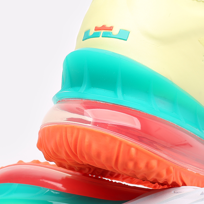 Мужские баскетбольные кроссовки Nike Lebron XVIII Low (CV7562-300)  - цена, описание, фото 8