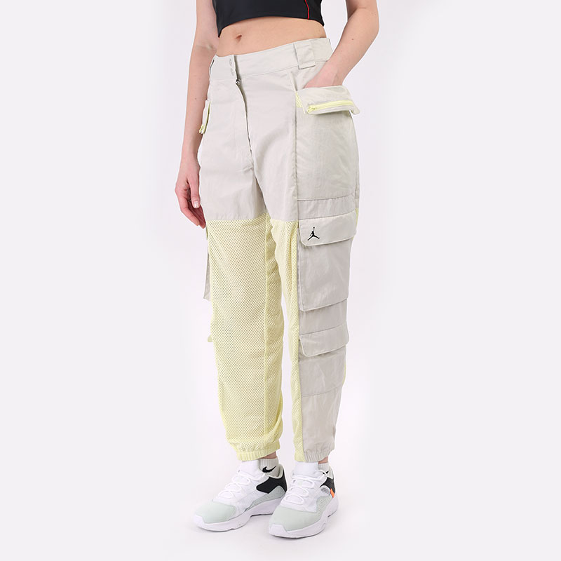 женские бежевые брюки Jordan Sportswear Heatwave Women'S Utility Pant DD0280-072 - цена, описание, фото 1