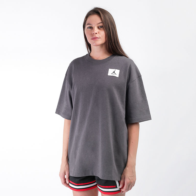 Женская футболка Jordan Essentials T-Shirt (DD7057-082)  - цена, описание, фото 1