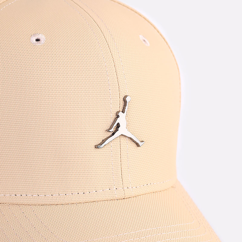  бежевая кепка Jordan Classic99 Jumpman Metal Cap CW6410-200 - цена, описание, фото 2