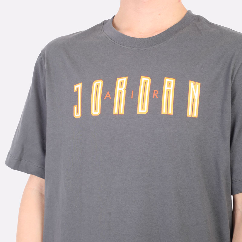 мужская серая футболка Jordan  DNA Hbr Crew DA9908-068 - цена, описание, фото 2