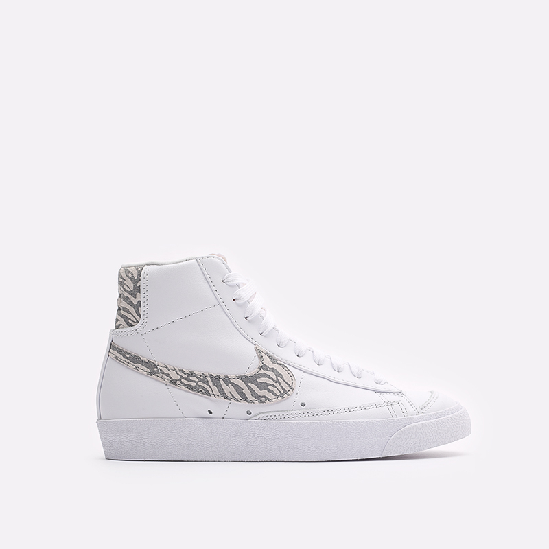 женские белые кроссовки Nike WMNS Blazer Mid '77 SE DH9633-101 - цена, описание, фото 1