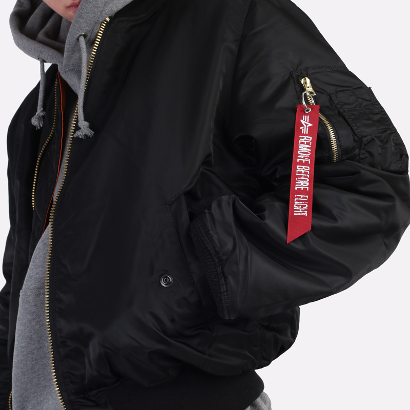 мужская черная куртка Alpha Industries MA-1 MJM21000C1-black - цена, описание, фото 2