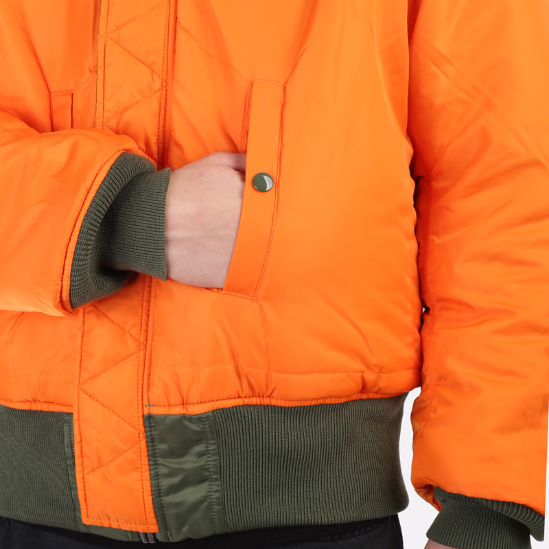 мужская зеленая куртка Alpha Industries MA-1 MJM21000C1-sage - цена, описание, фото 7