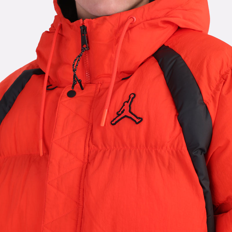 мужская красная куртка Jordan Essentials Puffer DA9806-673 - цена, описание, фото 2