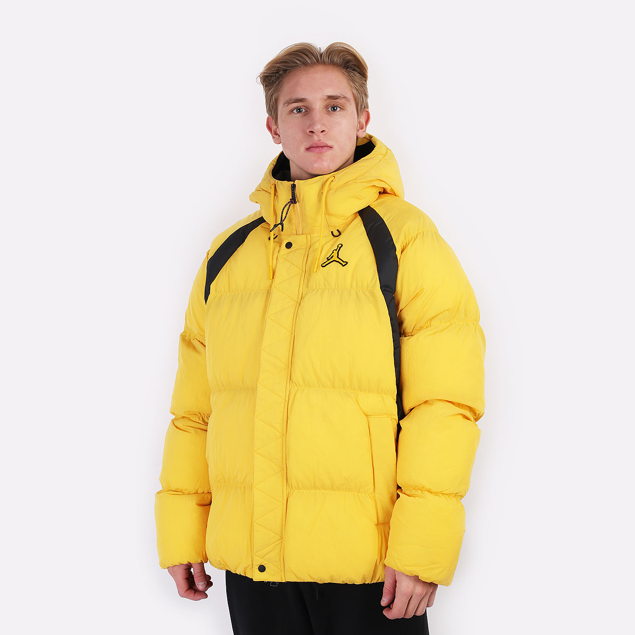 мужская желтая куртка Jordan Essential Puffer DA9806-781 - цена, описание, фото 1