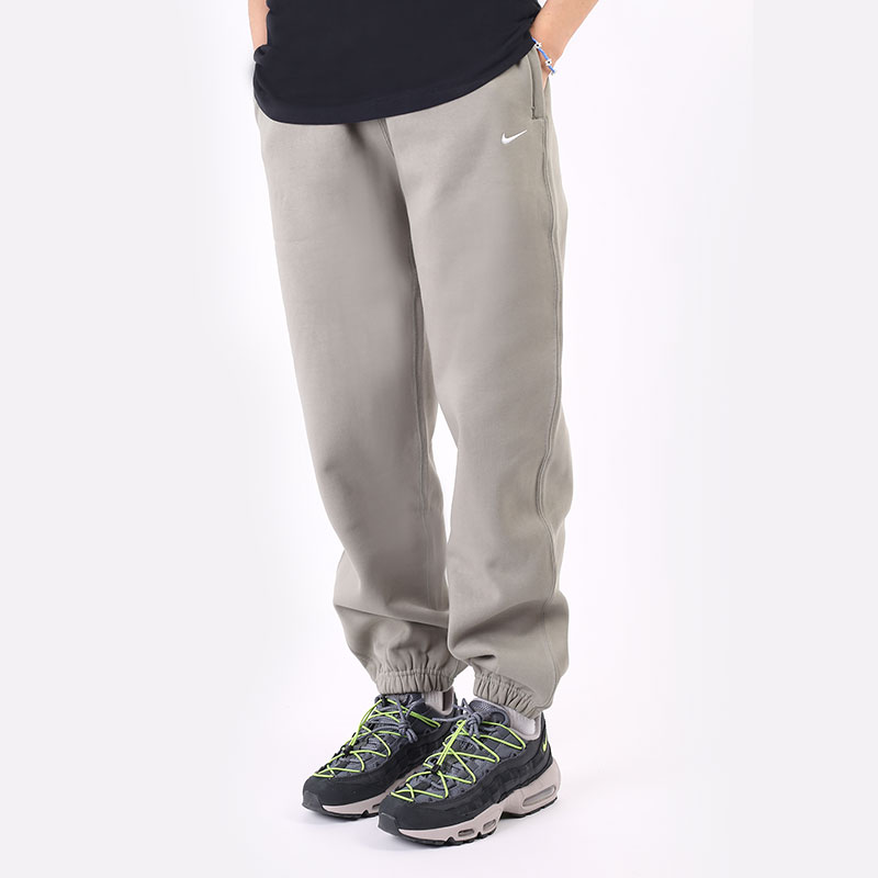 женские зеленые брюки Nike NikeLab Fleece Trousers CW5565-320 - цена, описание, фото 1