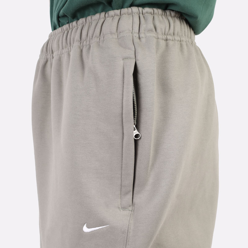 мужские зеленые брюки Nike NRG Soloswoosh Fleece Pant CW5460-320 - цена, описание, фото 2