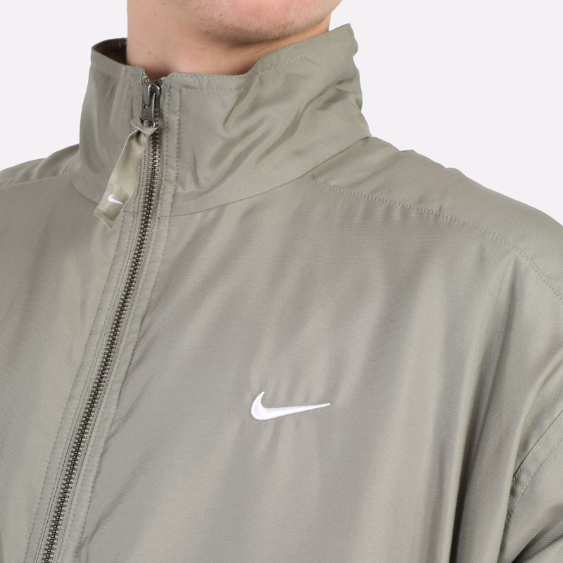 мужская зеленая куртка Nike Lab Solo Swoosh Satin Bomber Jacket DN1266-320 - цена, описание, фото 2