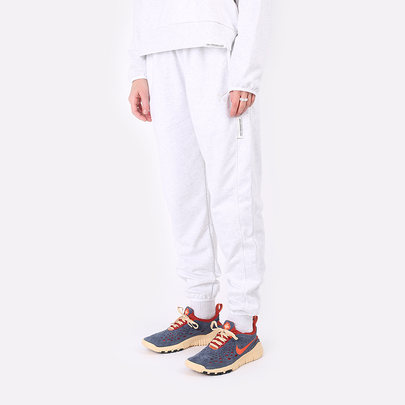 Женские брюки Nike Swoosh Fly Standard Issue (DA6465-051)  - цена, описание, фото 1