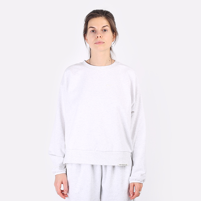 женская серая толстовка Nike Standard Issue Crew Sweatshirt DD9255-051 - цена, описание, фото 2