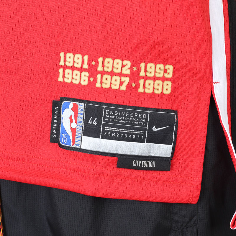 мужская красная майка Nike Chicago Bulls City Edition Dri-FIT NBA Swingman Jersey DB4021-657 - цена, описание, фото 4