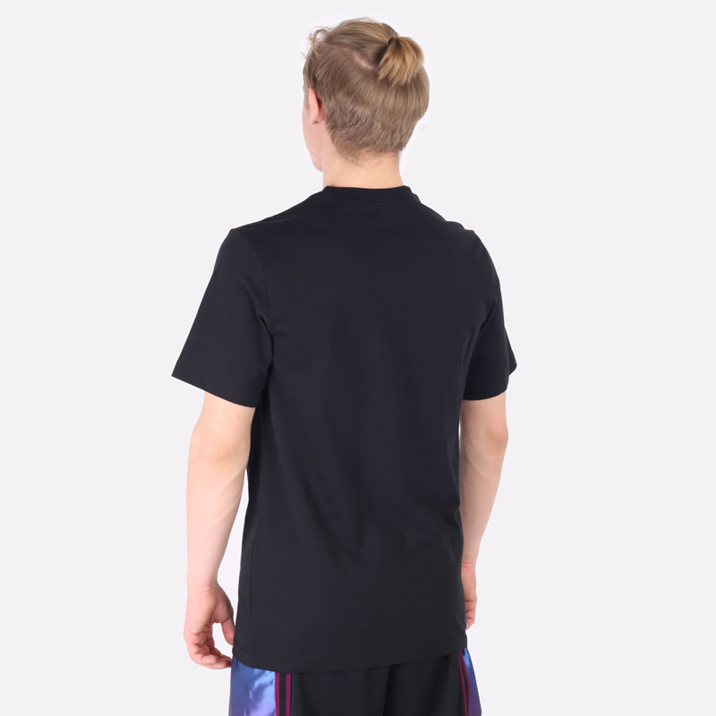 Мужская футболка Jordan Holiday Short-Sleeve T-Shirt (DC9797-010)  - цена, описание, фото 2