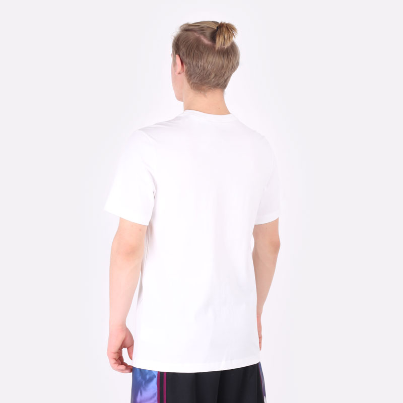 Мужская футболка Jordan Holiday Short-Sleeve T-Shirt (DC9797-100)  - цена, описание, фото 2
