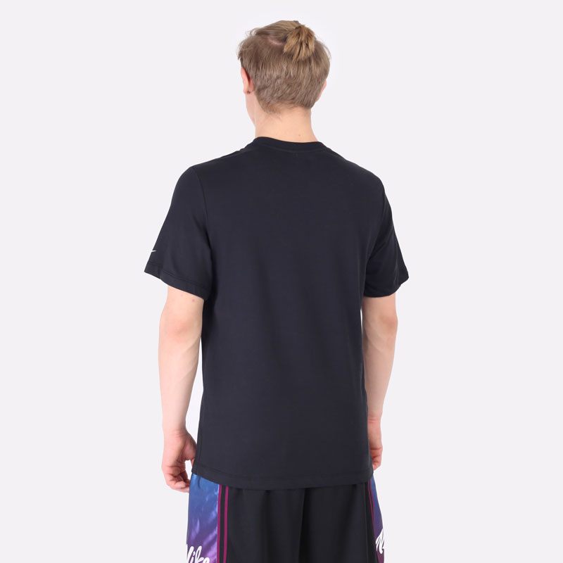 мужская черная футболка Nike Dri-FIT Photo Basketball T-Shirt DN3041-010 - цена, описание, фото 2