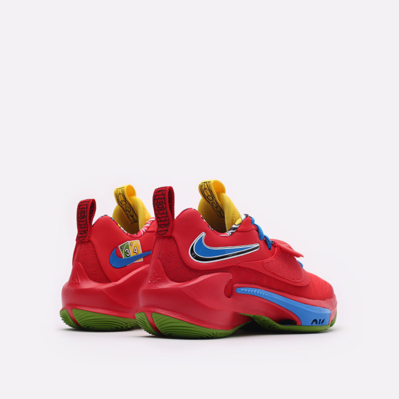  красные баскетбольные кроссовки Nike Zoom Freak 3 NRG x UNO DC9364-600 - цена, описание, фото 3