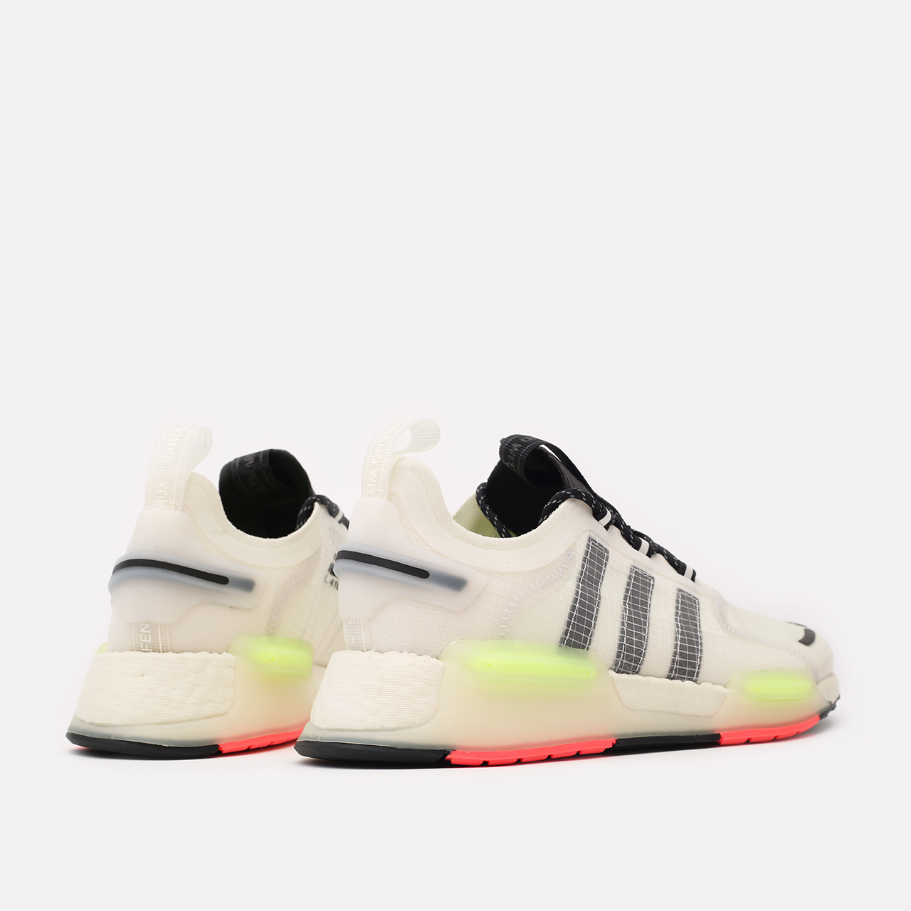 мужские бежевые кроссовки adidas NMD_V3 GW3063 - цена, описание, фото 4