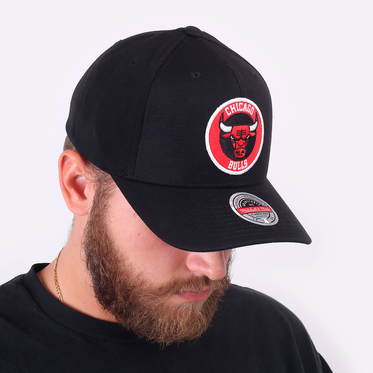 мужская черная кепка Mitchell and ness BULLS 6HSSFH21HW007-CBU - цена, описание, фото 1