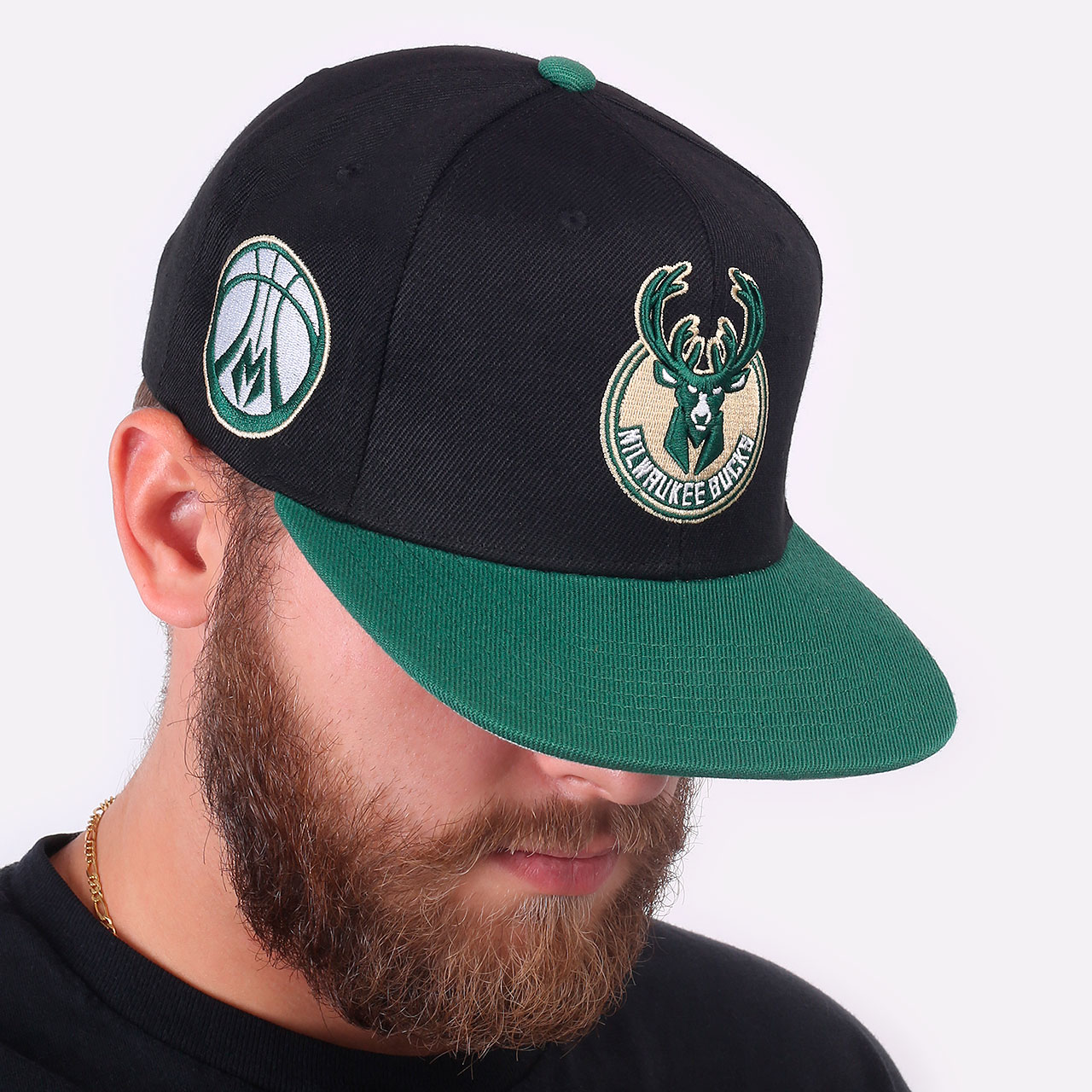  черная кепка Mitchell and ness Milwaukee Bucks 6HSSDX21129-MBUBKGN - цена, описание, фото 1