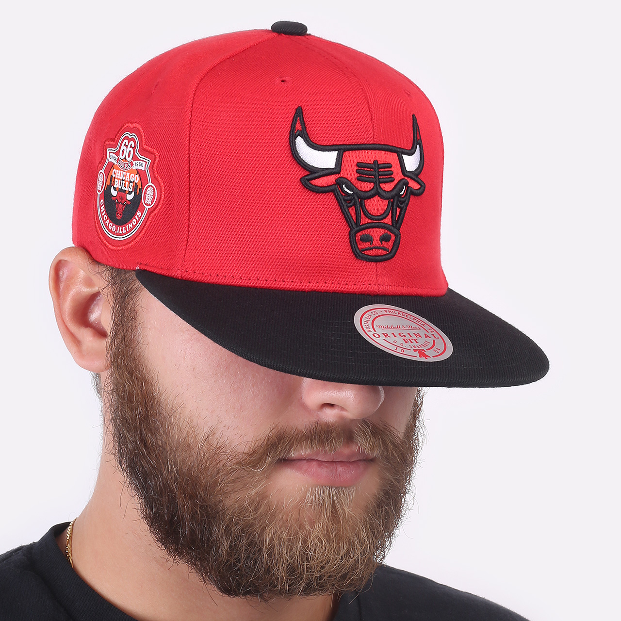 Кепка Mitchell and ness BULLS (6HSSFC20041-CBURDBK)  - цена, описание, фото 1