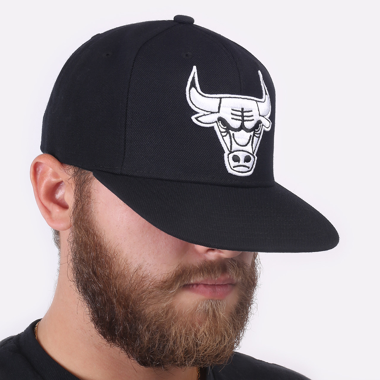 Кепка Mitchell and ness BULLS (6HSSBC20066-CBUBKWH)  - цена, описание, фото 1