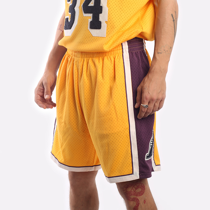 Мужские шорты Mitchell and ness Chenille Swingman (LAL09PPPYELL)  - цена, описание, фото 4